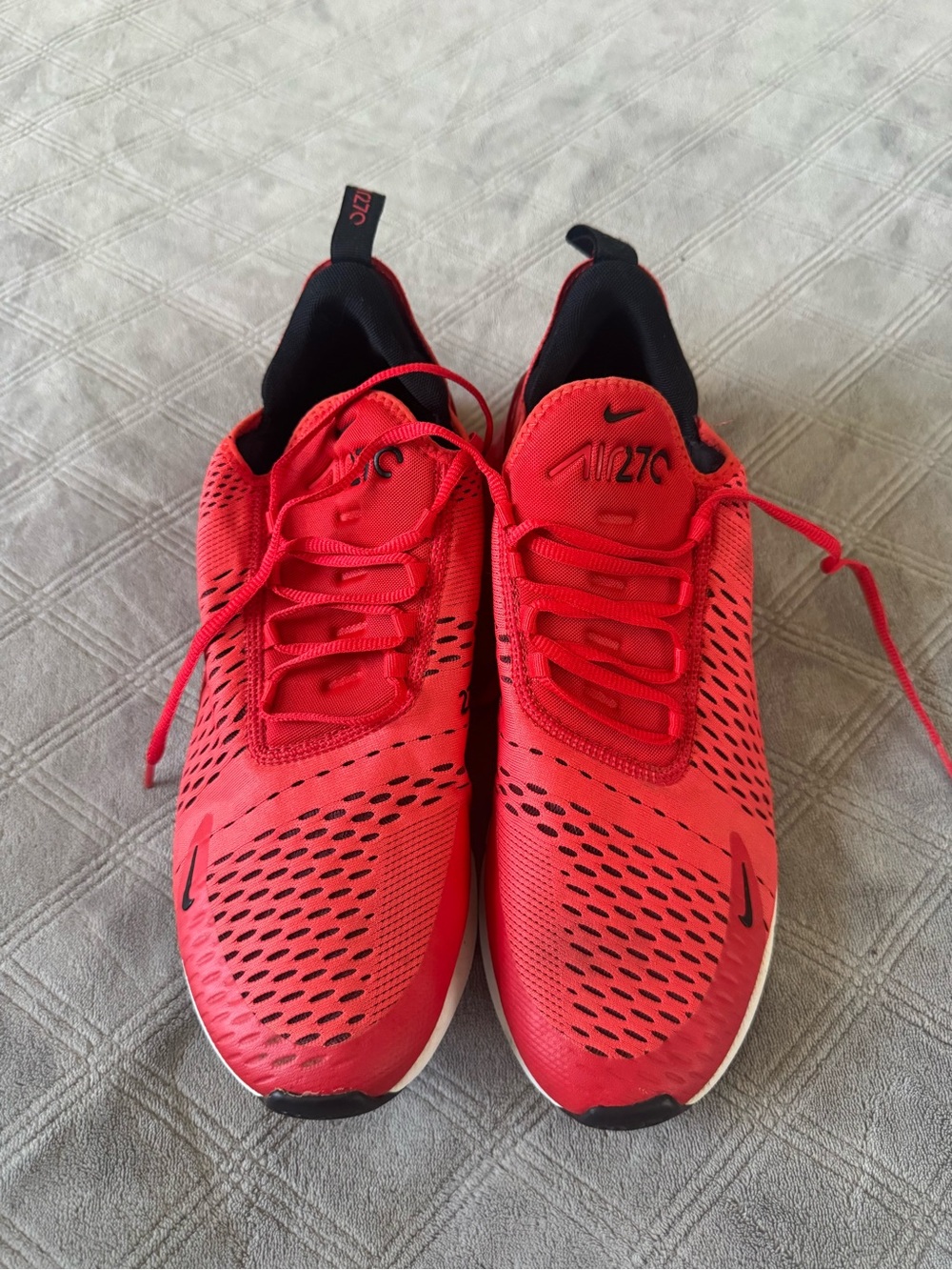 Nike Air Max 270 Mens Red Sneaker size 11.5
